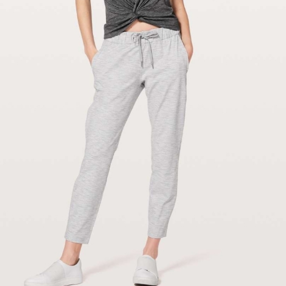 Lululemon On The Fly Pant 28" Wee Are From Space Nimbus Battleship  Ice Grey 4
